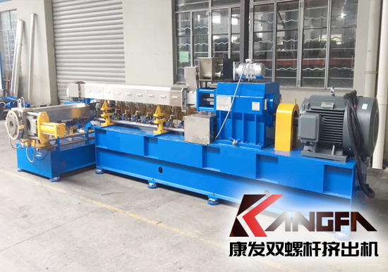 浙江客戶因業務發展需求，車間連續生產超十五年SJSH系列雙螺桿混煉擠出機老設備更換記！