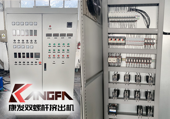 新一代65B型康發JSH標準化全新雙螺桿擠出造粒機組系列、品質控制柜、真空系統等展示