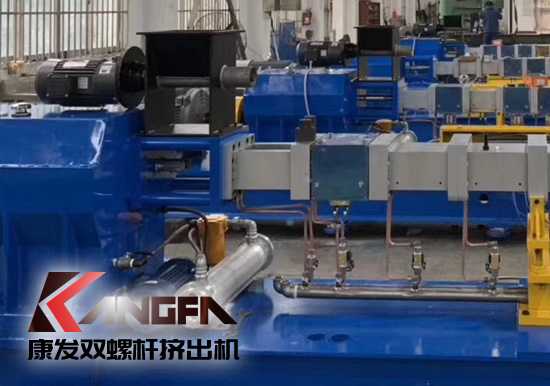 雙階式雙螺桿擠出機機組錐形雙螺桿和機筒、真空泵、電機等主要部件介紹