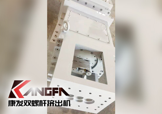 康發(fā)65、75高扭三螺桿擠出機(jī)產(chǎn)量高、能耗低、塑化、密練功能、分散效果好