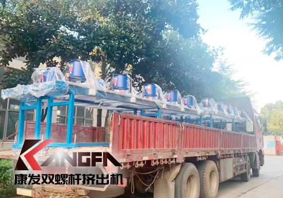 采用雙螺桿擠出機回收、純化聚烯烴技術！溶劑型回收將有色的聚烯烴廢料變成能與原生材料相媲美的透明、干凈甚至食品級的樹脂，同時保持聚合物結構的完整性