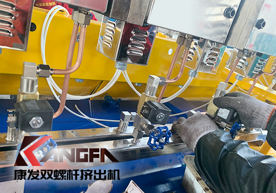 展會(huì)播報(bào)：第四屆中國·滄州塑料產(chǎn)業(yè)博覽會(huì)開展，展示內(nèi)容包括各類雙螺桿擠出機(jī)設(shè)備、輔助設(shè)備及其它塑料產(chǎn)業(yè)相關(guān)