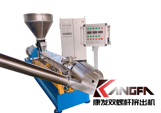 新的一月即將開始啦！加油！一起欣賞一組雙螺桿擠出機成品照吧！