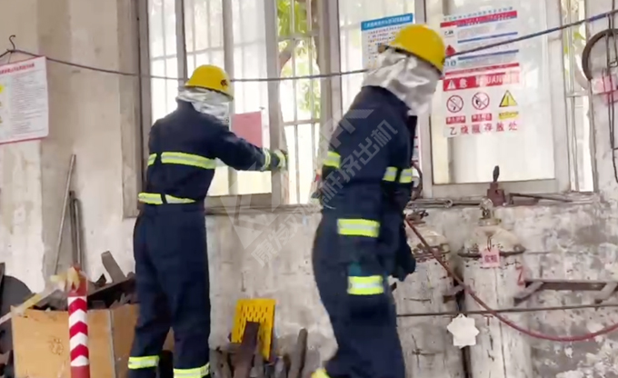 南京康發雙螺桿擠出機開展危險化學品泄露突發環境事件現場處置方案及應急預案演練