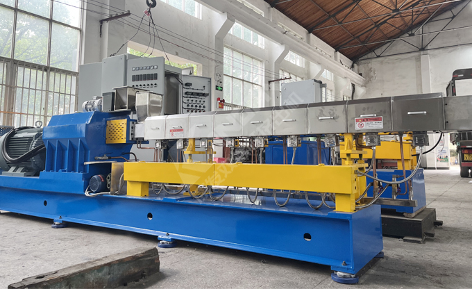 高扭矩、高精度，多種機型可供選擇——康發75雙螺桿擠出造粒設備