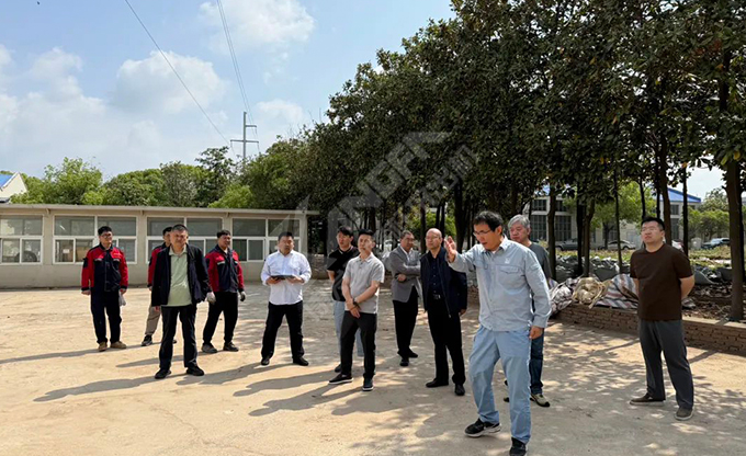 中石化相關(guān)公司、康發(fā)雙螺桿擠出機(jī)與新疆鵬安能源科技有限責(zé)任就關(guān)于廢塑料分選技術(shù)合作洽談