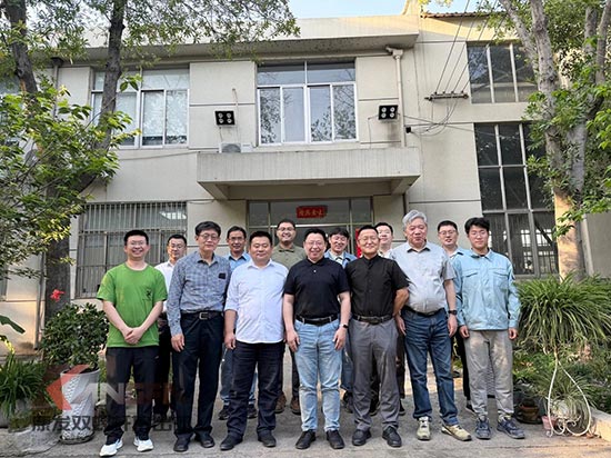 中石化石科院院長李明豐率隊蒞臨康發雙螺桿擠出機調研廢塑料循環利用項目